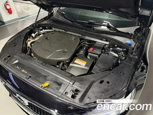 Volvo S90 2018 — ფოტო 14/20