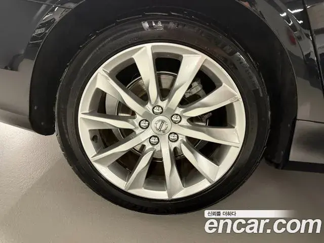Volvo S90 2018 — ფოტო 16/20