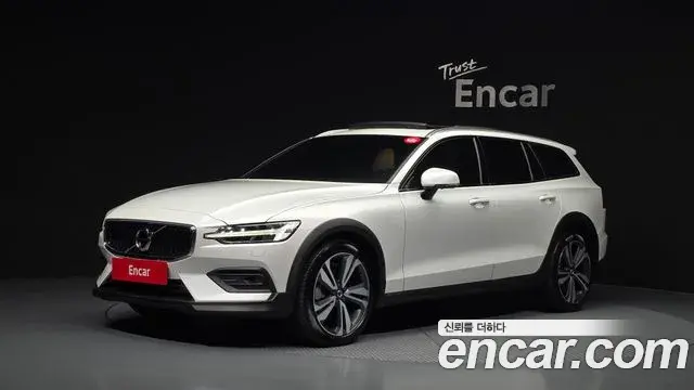 Volvo V60 Cross Country 2021 — ფოტო 31/31