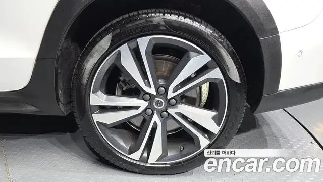 Volvo V60 Cross Country 2021 — ფოტო 1/31