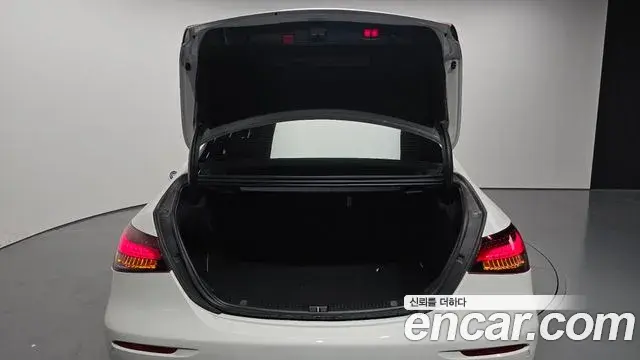 Mercedes-Benz E-Class 2021 — Фото 20/20