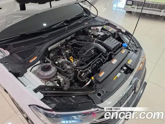Volkswagen Jetta 2022 — ფოტო 6/19