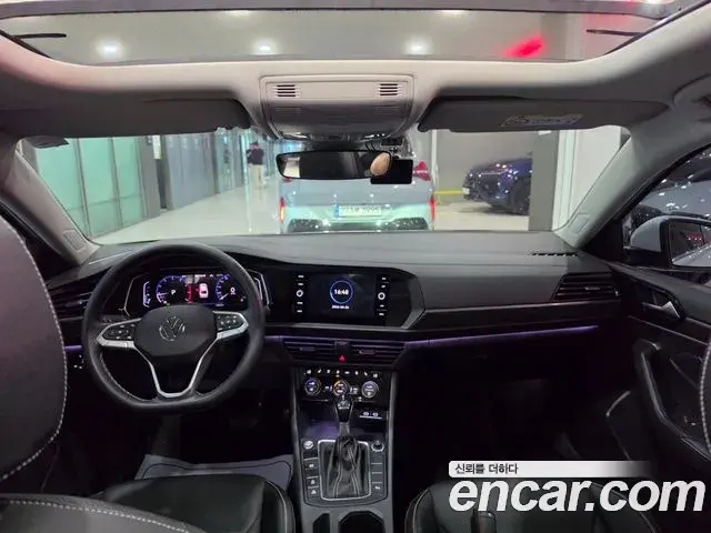 Volkswagen Jetta 2022 — ფოტო 9/19