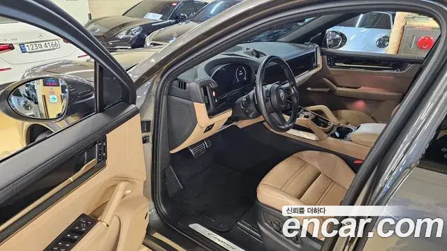 Porsche Cayenne 2023 — Şəkil 10/20