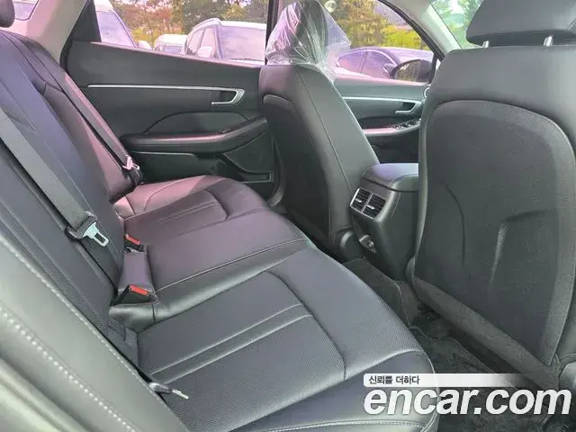 Hyundai Sonata Hybrid 2019 — Şəkil 16/20
