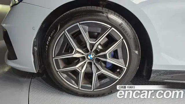 BMW 5 Series 2024 — Şəkil 11/31