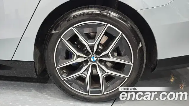 BMW 5 Series 2024 — Şəkil 2/31