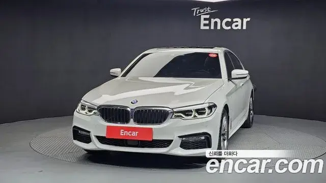 BMW 5 Series 2018 — Photo 9/20