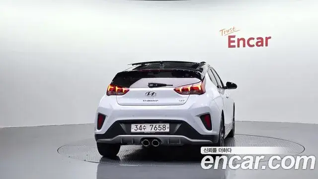 Hyundai Veloster 2018 — Photo 2/31