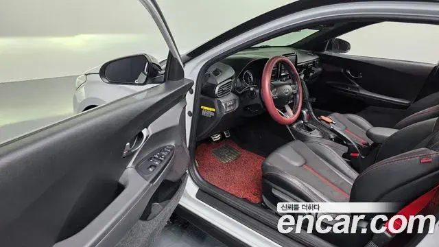 Hyundai Veloster 2018 — Photo 30/31