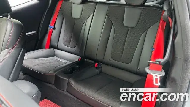 Hyundai Veloster 2018 — Photo 8/31