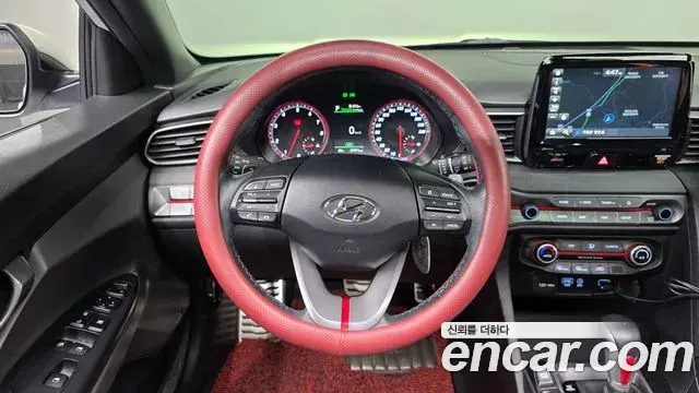 Hyundai Veloster 2018 — Photo 14/31