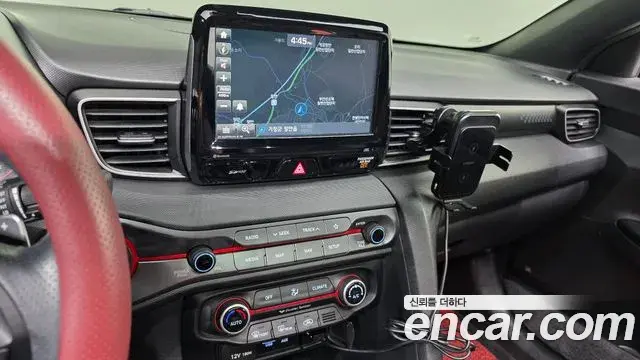 Hyundai Veloster 2018 — Photo 26/31