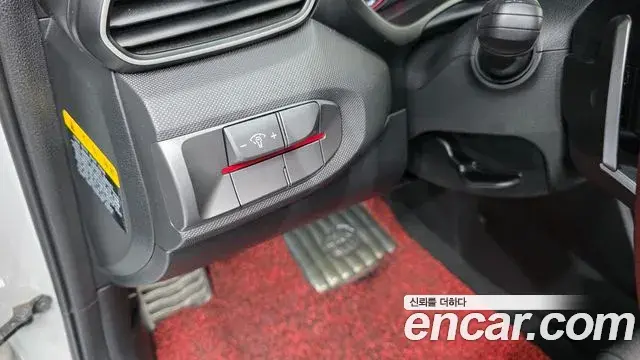 Hyundai Veloster 2018 — Photo 12/31