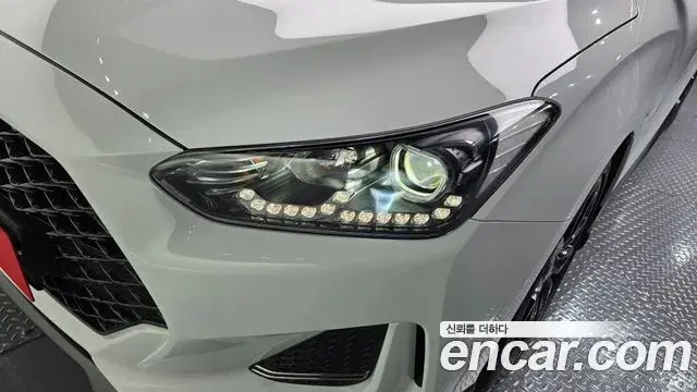 Hyundai Veloster 2018 — Photo 19/31