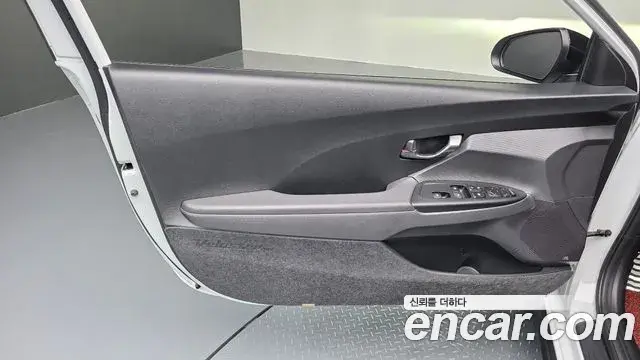 Hyundai Veloster 2018 — Photo 1/31