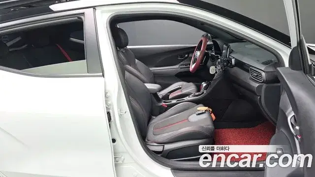 Hyundai Veloster 2018 — Photo 10/31