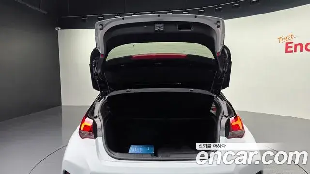 Hyundai Veloster 2018 — Photo 13/31