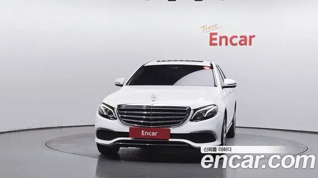 Mercedes-Benz E-Class 2019 — Фото 3/20