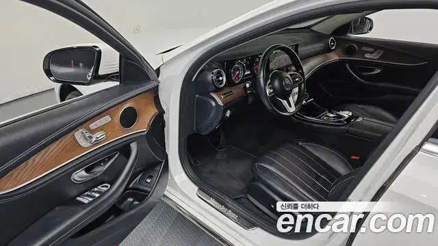 Mercedes-Benz E-Class 2019 — Фото 10/20
