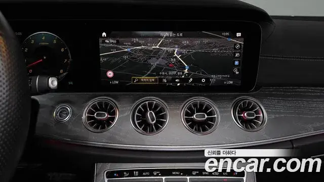 Mercedes-Benz E-Class 2021 — ფოტო 20/32