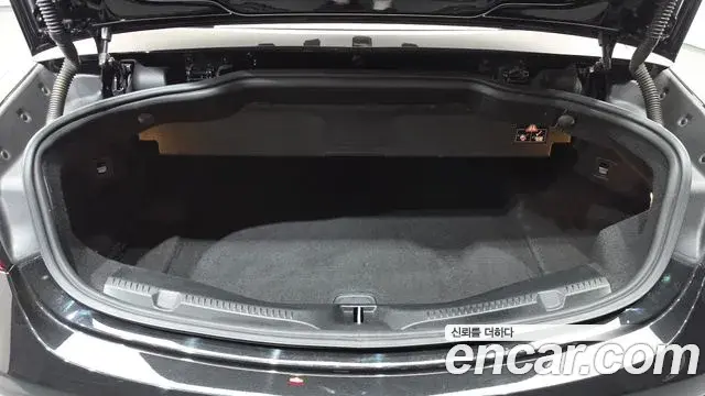 Mercedes-Benz E-Class 2021 — ფოტო 15/32