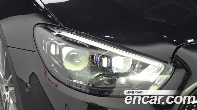 Mercedes-Benz E-Class 2021 — ფოტო 23/32