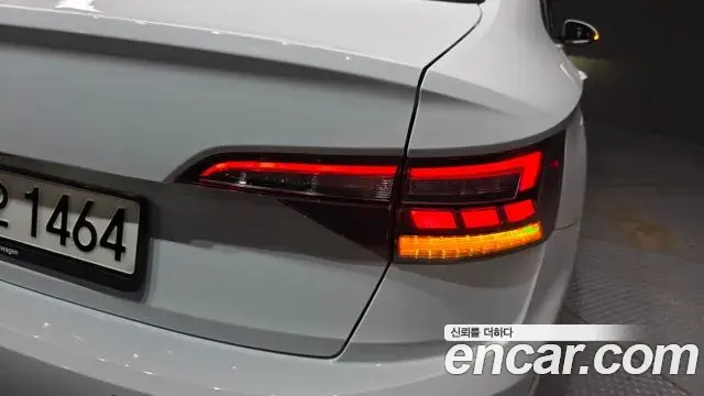 Volkswagen Jetta 2021 — ფოტო 25/31