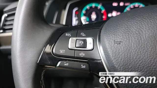 Volkswagen Jetta 2021 — ფოტო 14/31