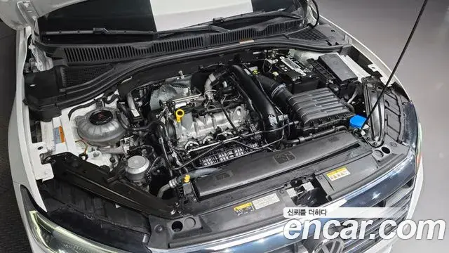 Volkswagen Jetta 2021 — ფოტო 4/31