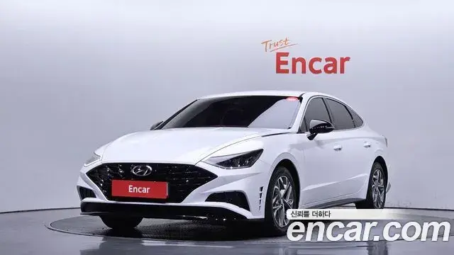 Hyundai Sonata 2022 — Фото 1/20