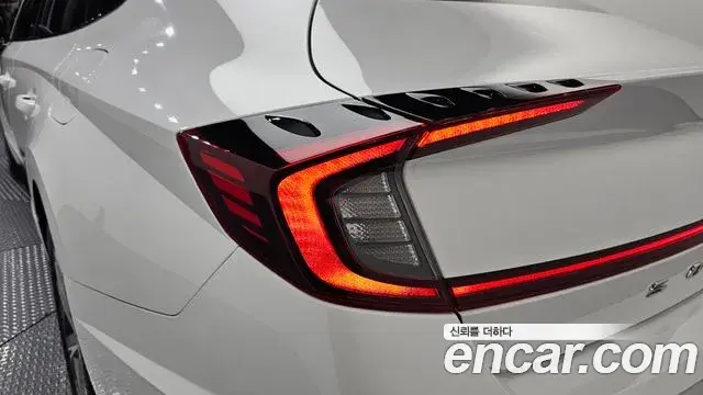 Hyundai Sonata Hybrid 2022 — Photo 1/30