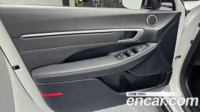 Hyundai Sonata Hybrid 2022 — Photo 5/30