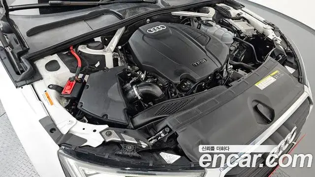 Audi A4 2019 — ფოტო 25/33