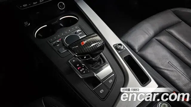 Audi A4 2019 — ფოტო 4/33