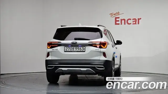 Kia Seltos 2020 — ფოტო 7/20
