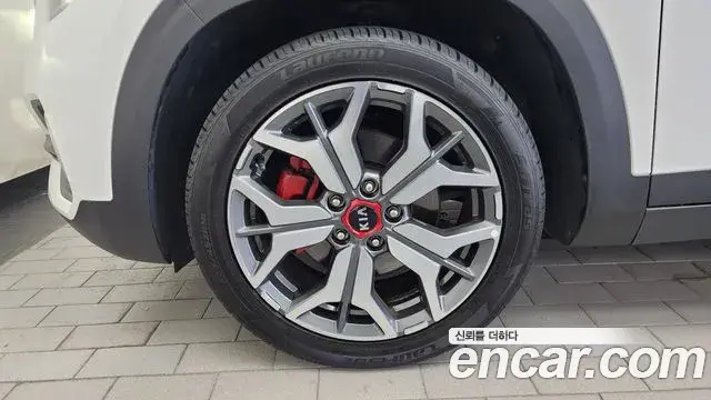 Kia Seltos 2020 — ფოტო 19/20