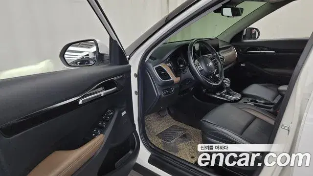 Kia Seltos 2020 — ფოტო 8/20