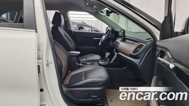 Kia Seltos 2020 — ფოტო 14/20