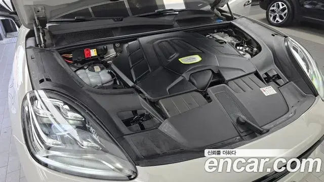 Porsche Cayenne 2022 — Şəkil 16/31