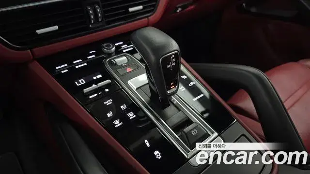 Porsche Cayenne 2022 — Şəkil 29/31