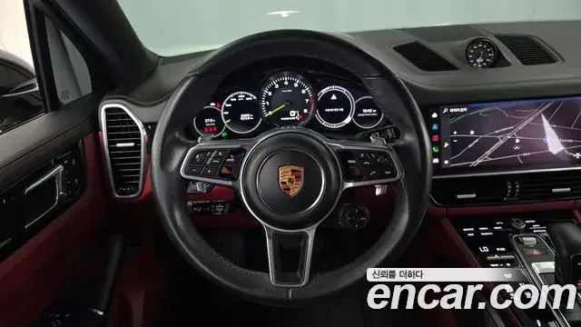 Porsche Cayenne 2022 — Şəkil 25/31