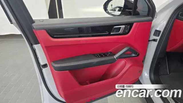 Porsche Cayenne 2022 — Şəkil 10/31