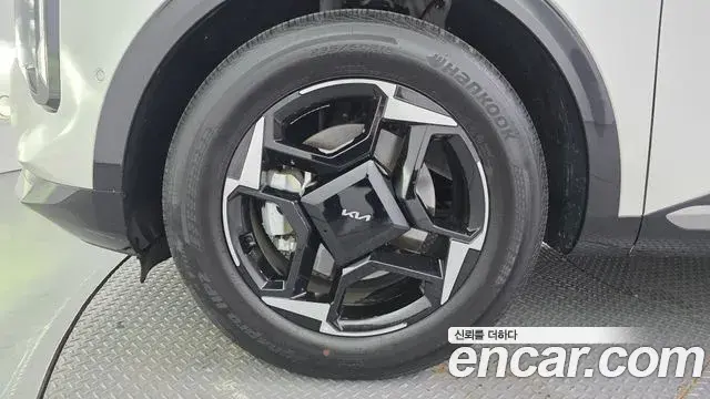 Kia Sportage 2025 — Şəkil 24/36