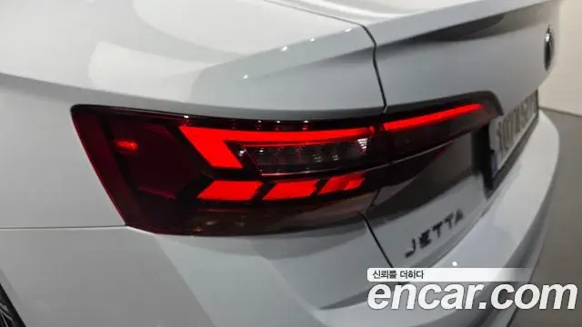 Volkswagen Jetta 2023 — Photo 21/30