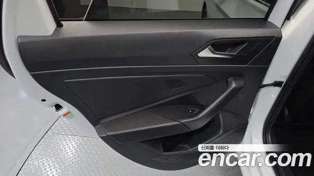Volkswagen Jetta 2023 — Photo 9/30