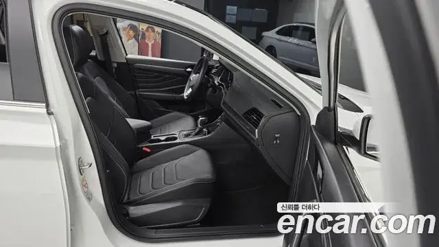 Volkswagen Jetta 2023 — Photo 2/30