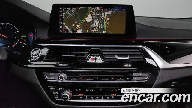 BMW 5 Series 2019 — Фото 13/20