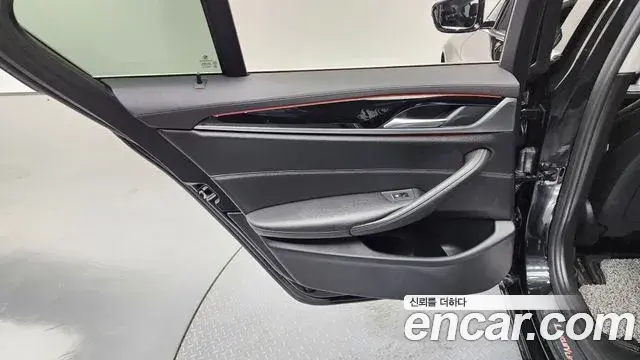 BMW 5 Series 2019 — Şəkil 11/34