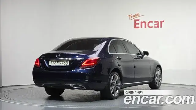 Mercedes-Benz C-Class 2020 — Фото 2/20